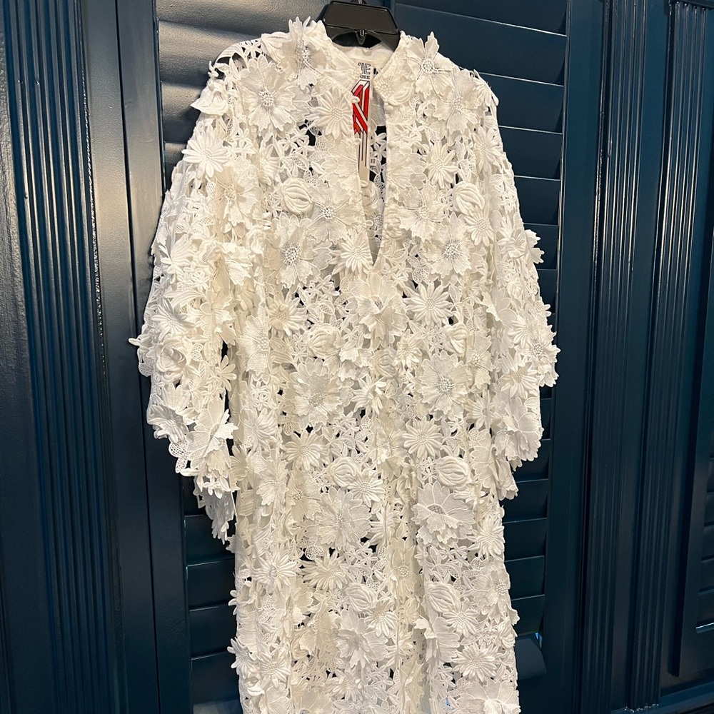 White 3D lace caftan from La Vie Style House. Worn twice. Calf length.
